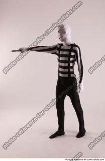 03 2019 01 JIRKA MORPHSUIT WITH GUN